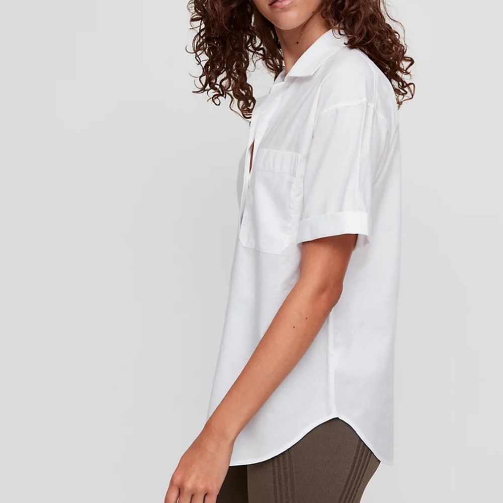 {Aritzia} Withers Blouse. View 4